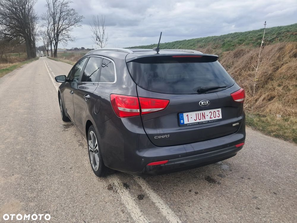 Kia Ceed 1.6 CRDi 136 ISG Dream Team Edition - 5