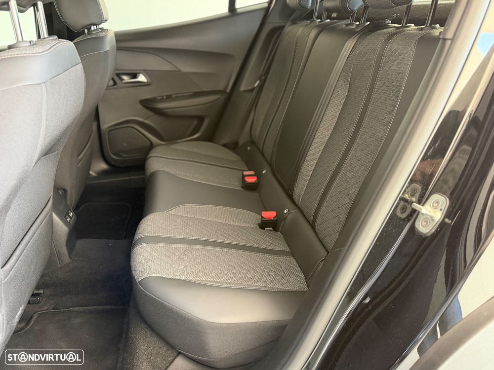Peugeot 2008 1.2 PureTech Allure Pack EAT8 - 14