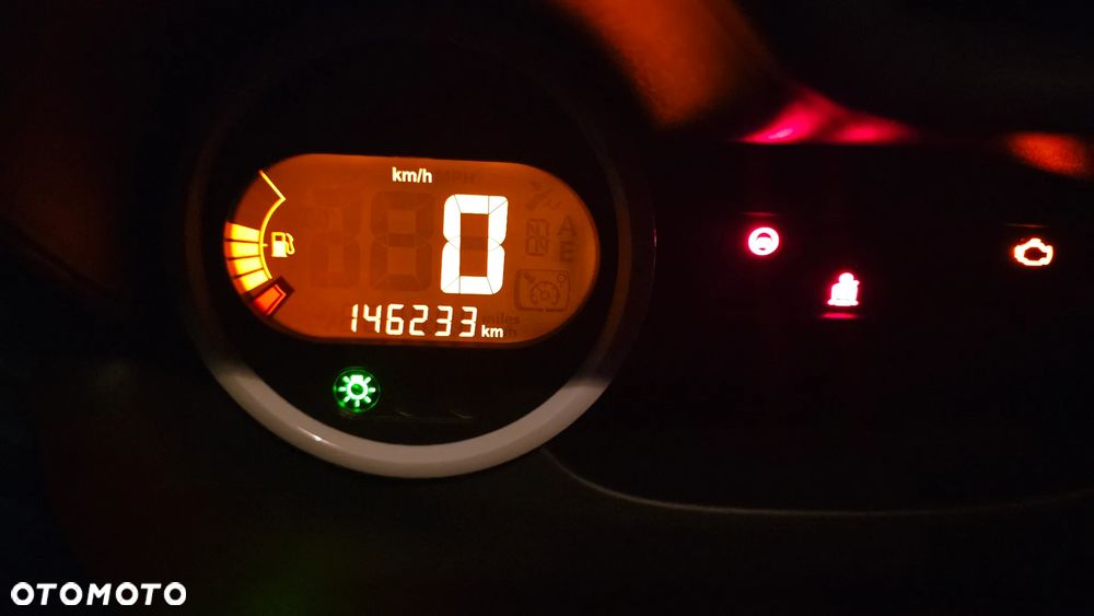 Renault Twingo 1.2 LEV 16V 75 Yahoo - 8