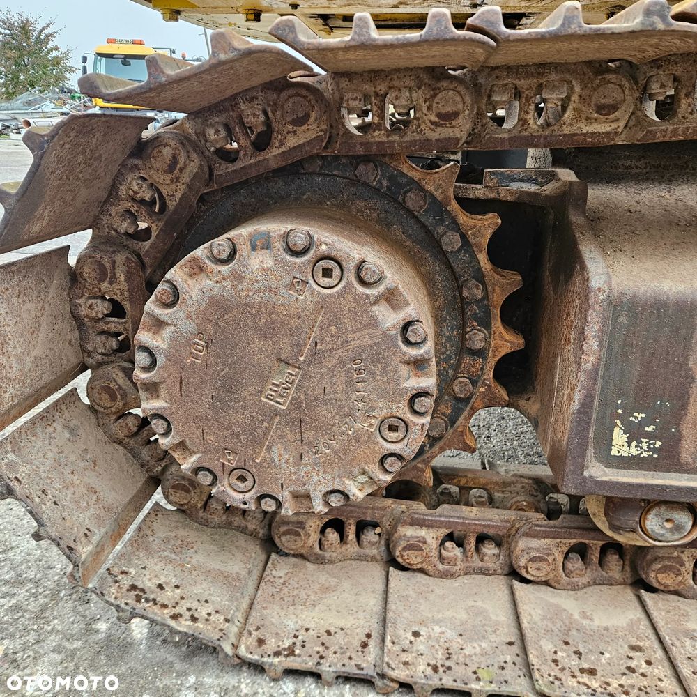 Komatsu PC210 - 7