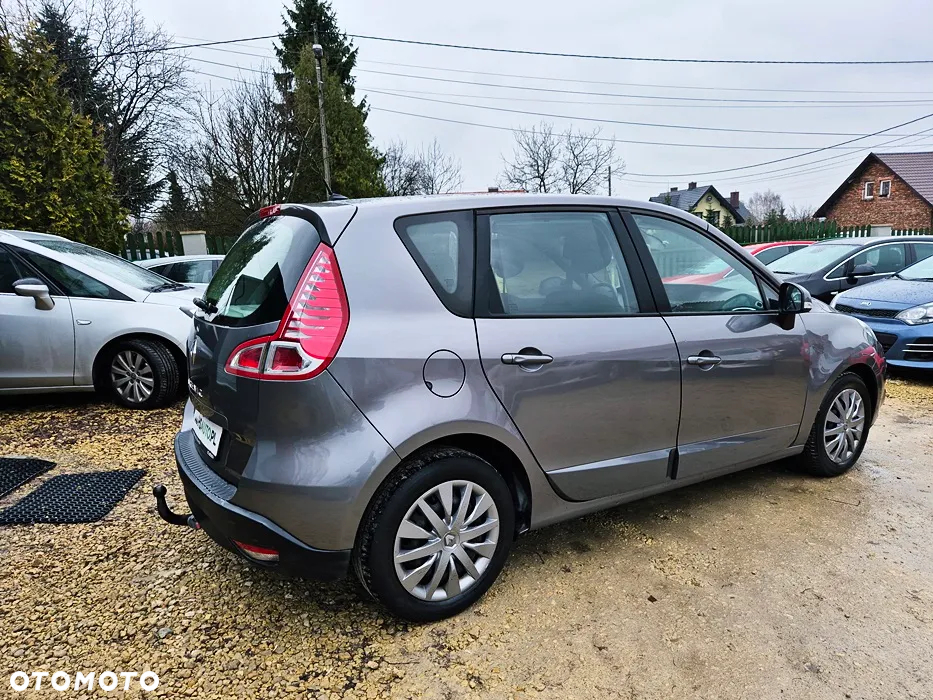 Renault Scenic 1.6 16V 110 TomTom Edition - 11