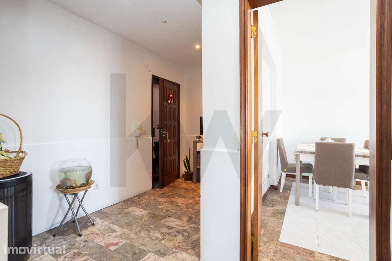 Apartamento T2 no Casal do Marco | Excelente Luminosidade | Acessos Rá - Grande imagem: 4/36