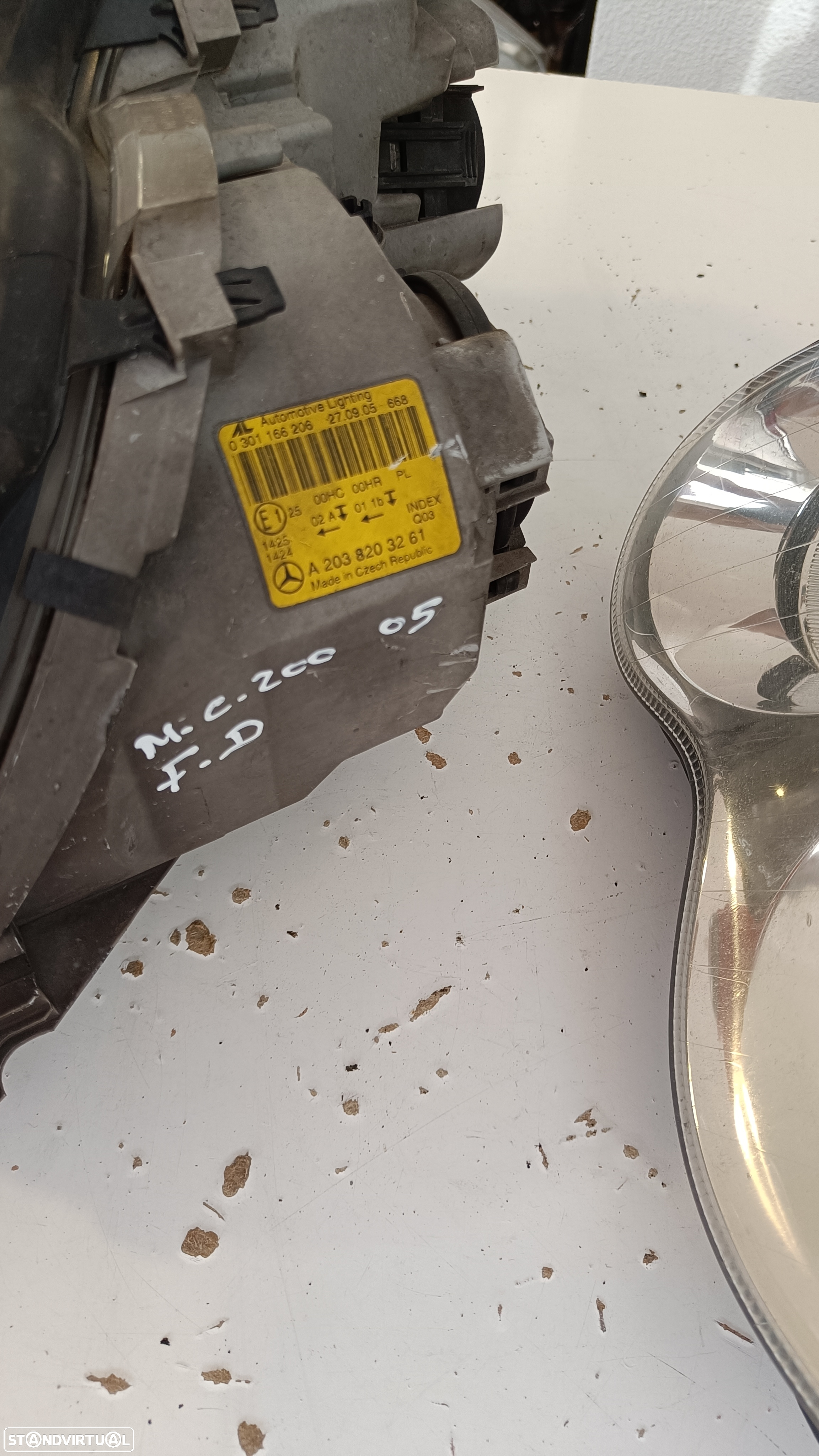 farol óptica Esquerda Mercedes w203 classe C 220 2005 - 3
