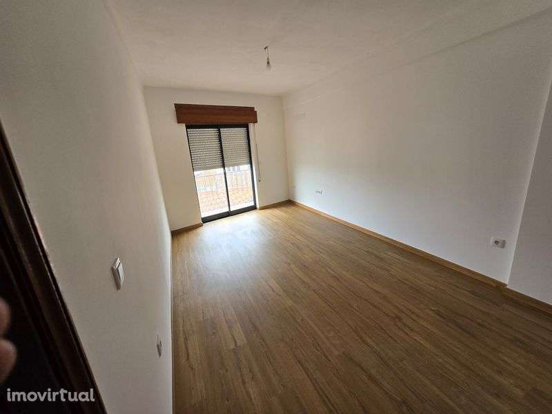 Alugo apartamento t2 - oliveira do Hospital - Grande imagem: 5/9