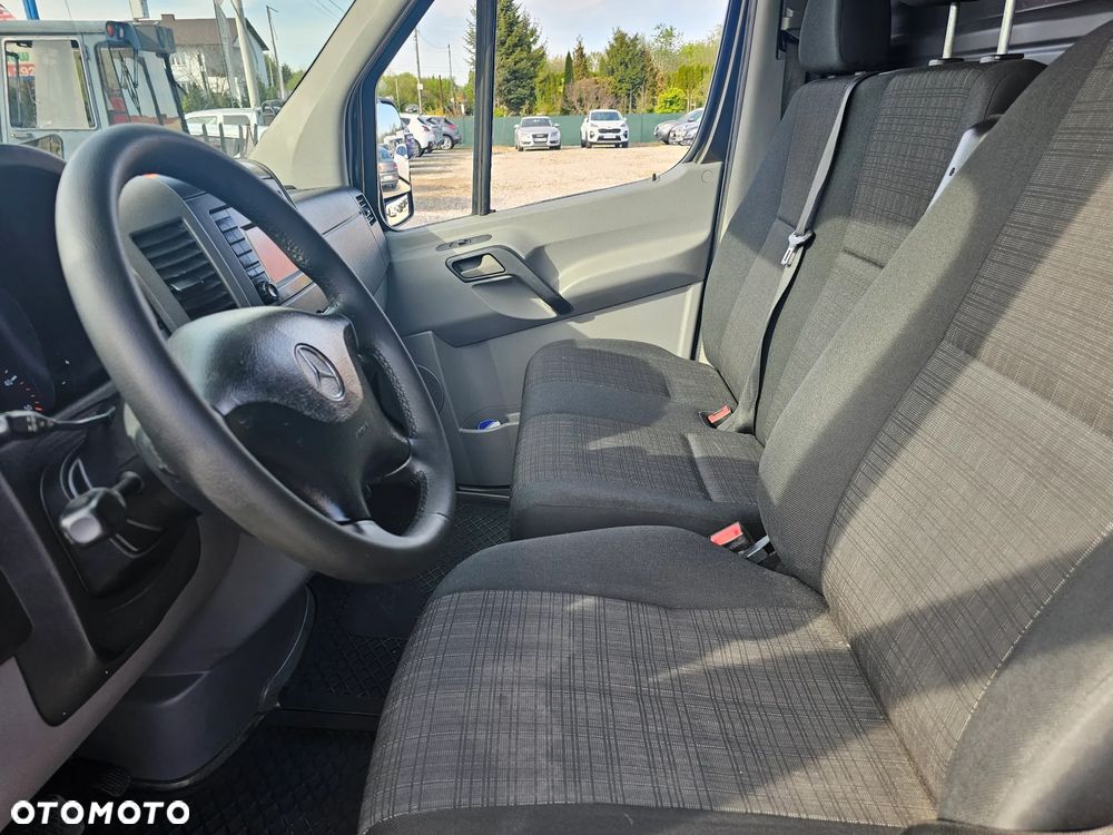 Mercedes-Benz Sprinter - 16