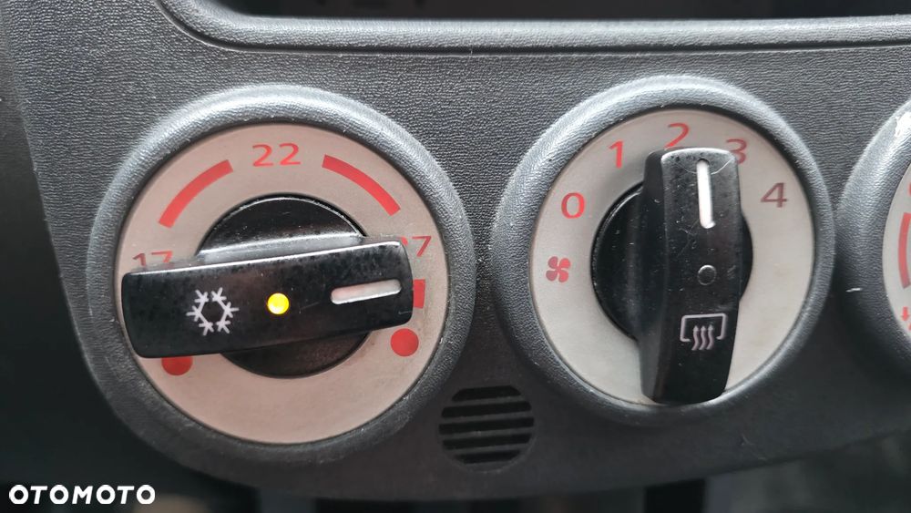 Mitsubishi Colt 1.3 Intense - 6