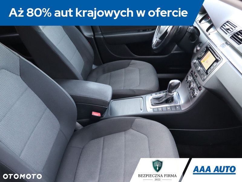 Volkswagen Passat - 10