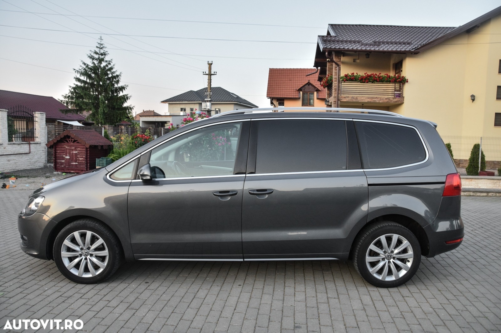 Volkswagen Sharan 2.0 TDI DSG BlueMotion Technology Highline - 26