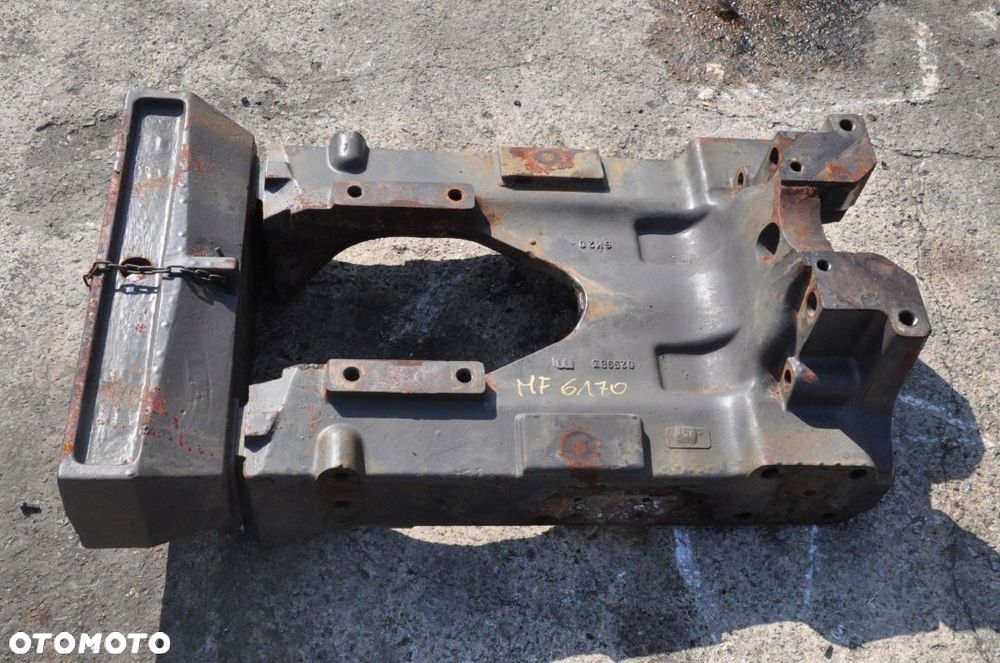 WSPORNIK MOSTU SILNIKA MASSEY FERGUSON 6170 - 1