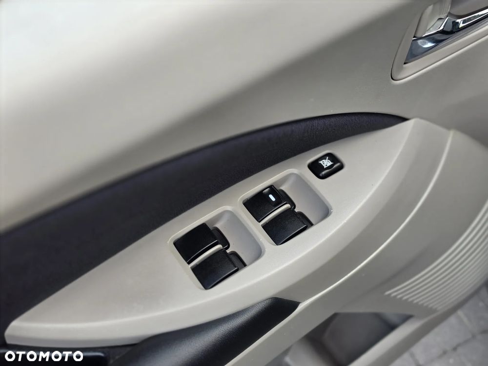Mitsubishi Grandis - 16