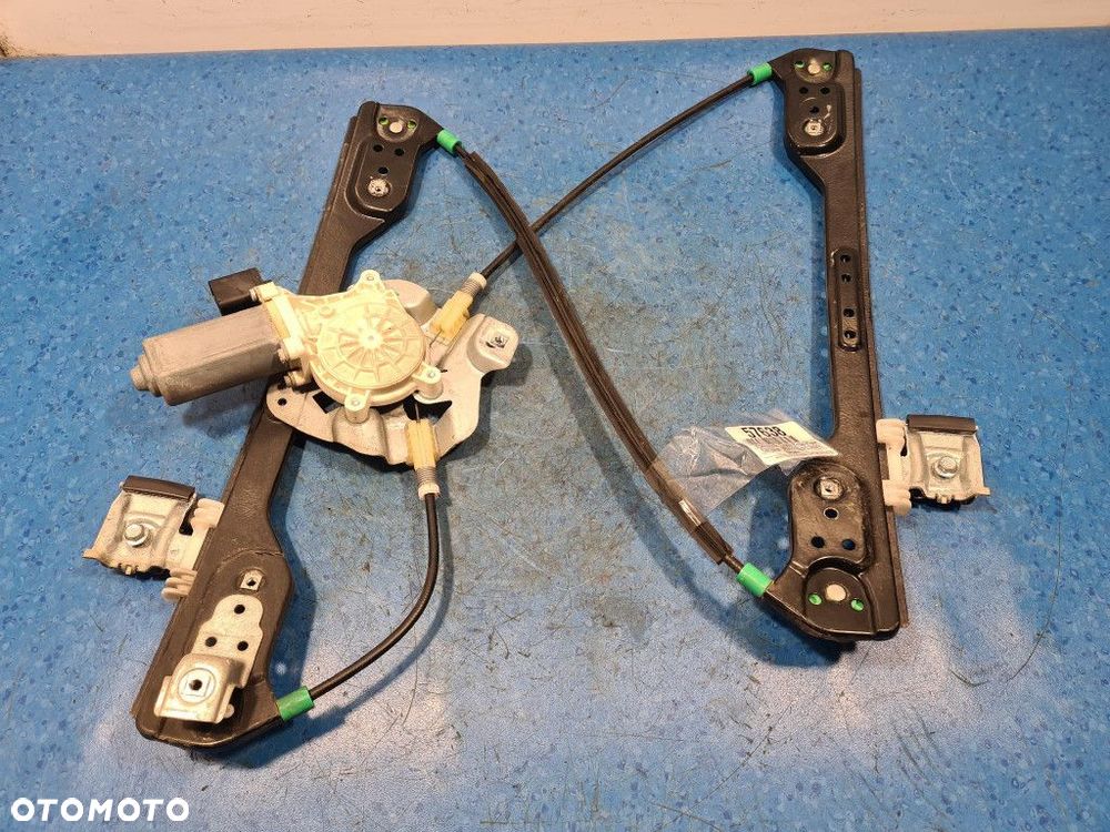 CHRYSLER 300C 3.0 CRD PODNOŚNIK SZYBY PRZÓD PRAWY - 2