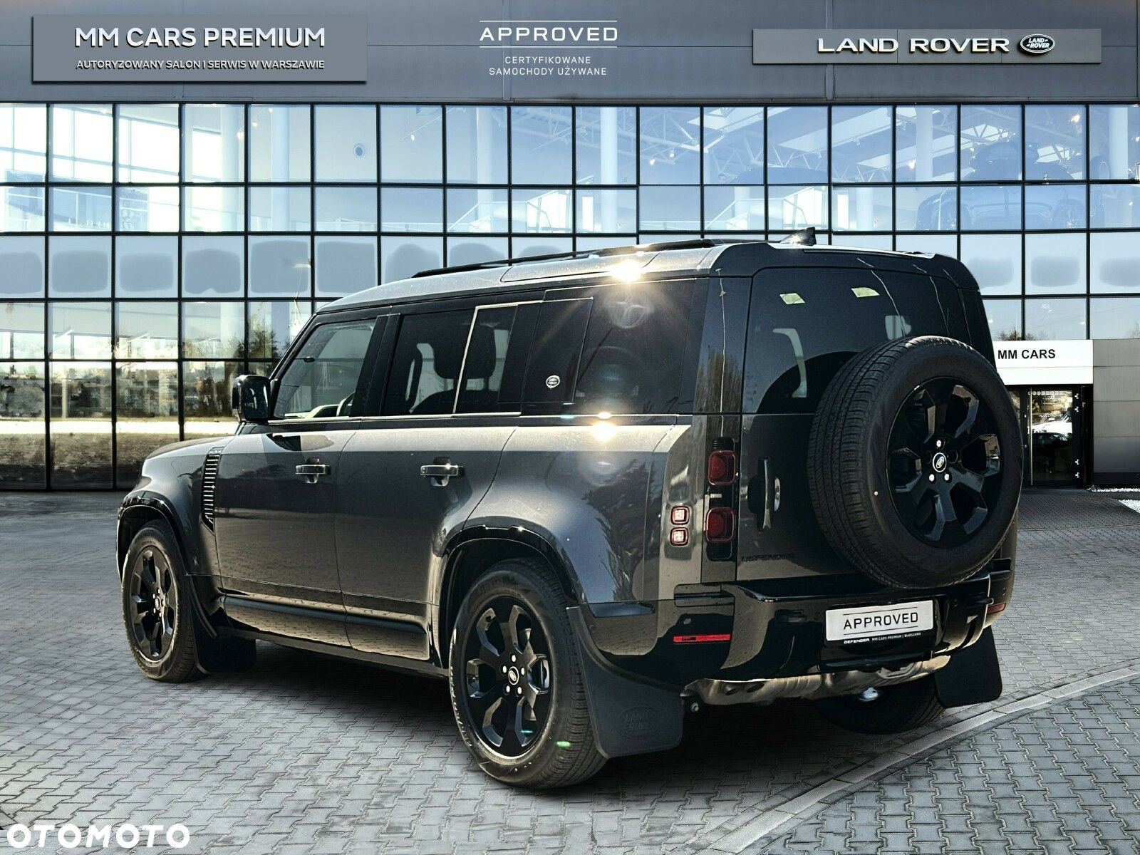 Land Rover Defender - 2