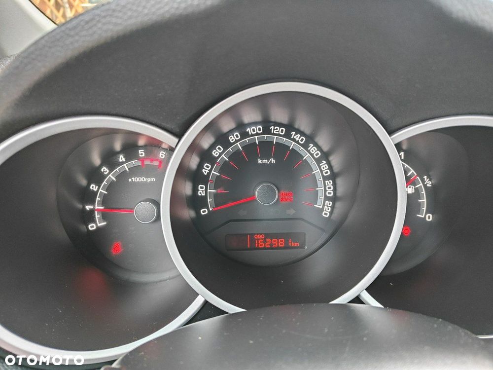 Kia Venga - 9