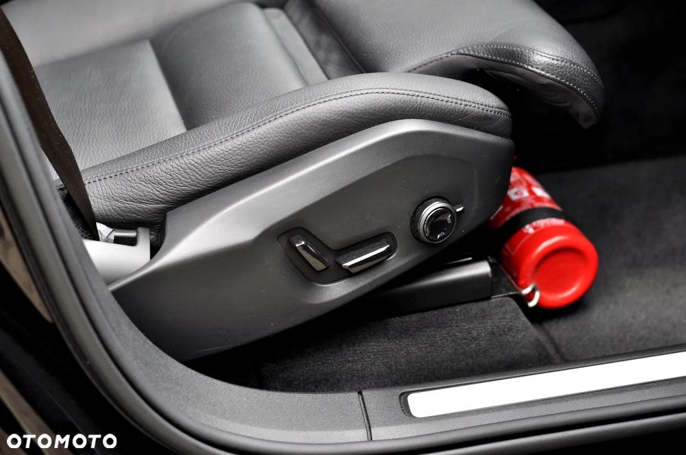 Volvo XC 60 B5 D AWD Geartronic Inscription - 24