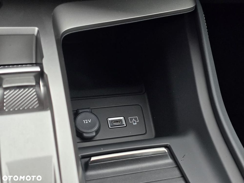 Peugeot 408 1.6 Plug-In Hybrid 225 GT EAT8 - 20