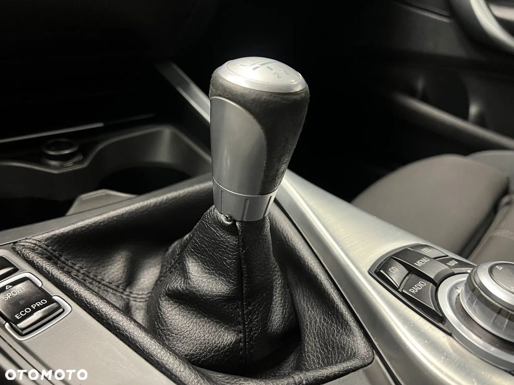 BMW Seria 1 118i Sport Line - 31