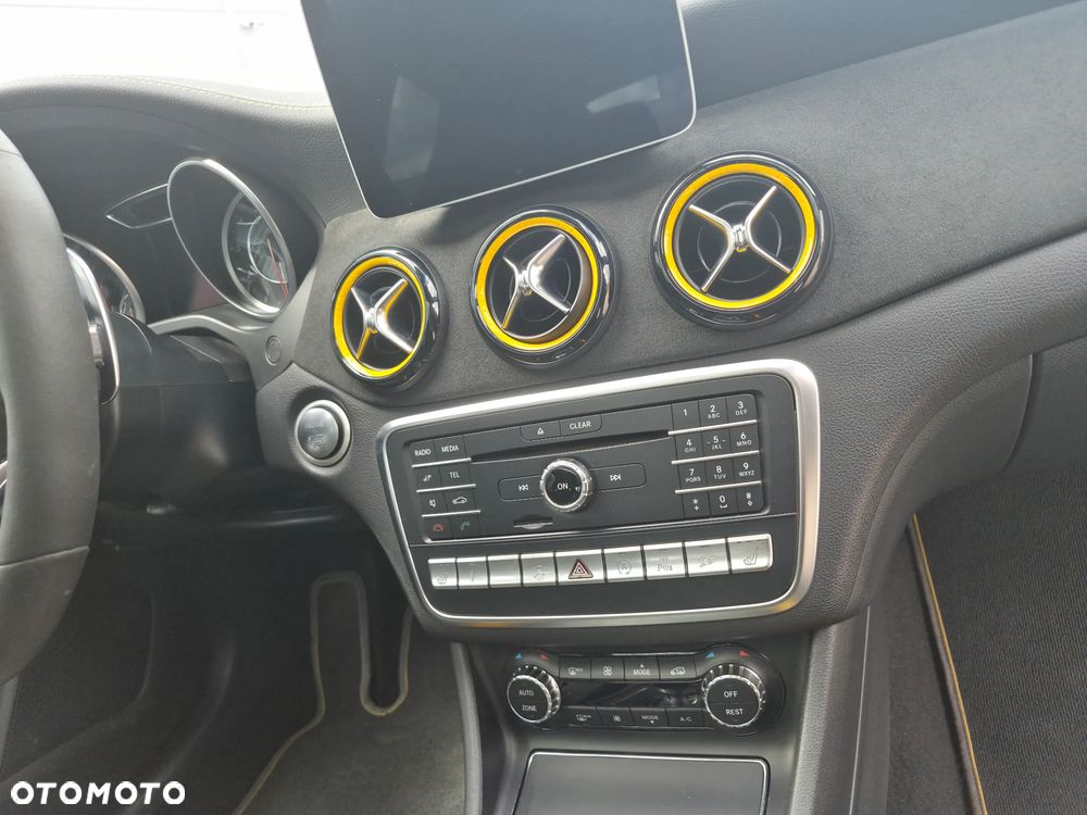 Mercedes-Benz CLA AMG 45 4Matic AMG Speedshift 7G-DCT Yellow Night Edition - 19