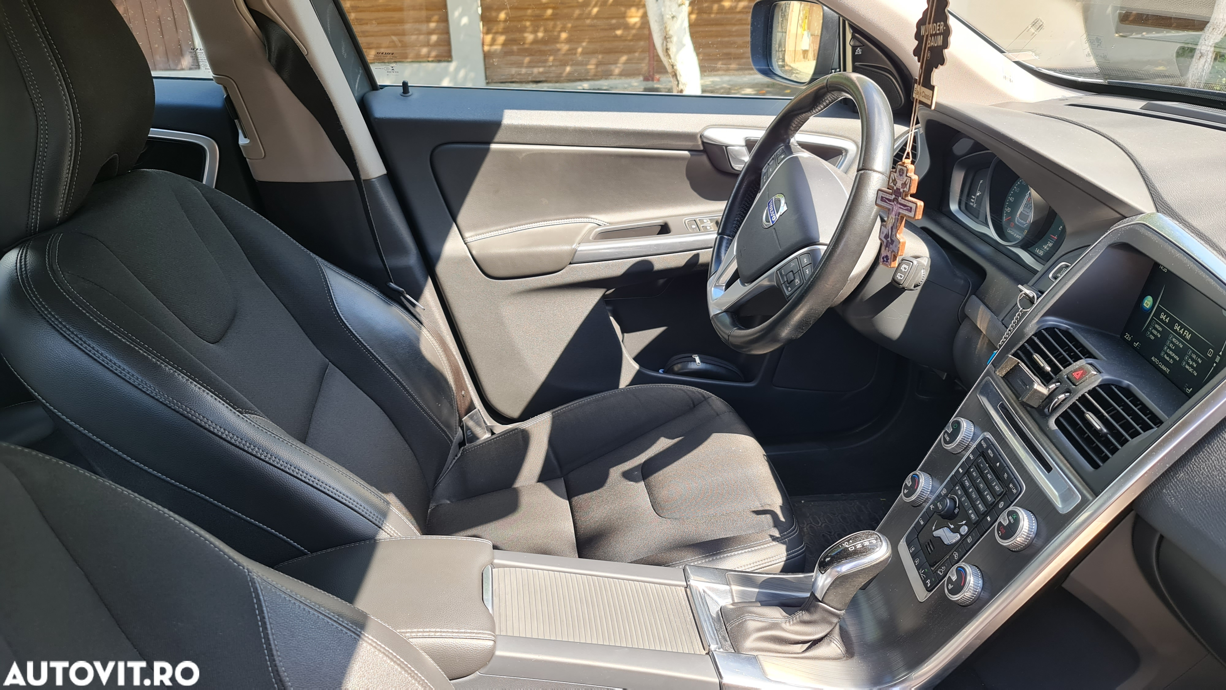 Volvo XC 60 D4 AWD Geartronic Summum - 26