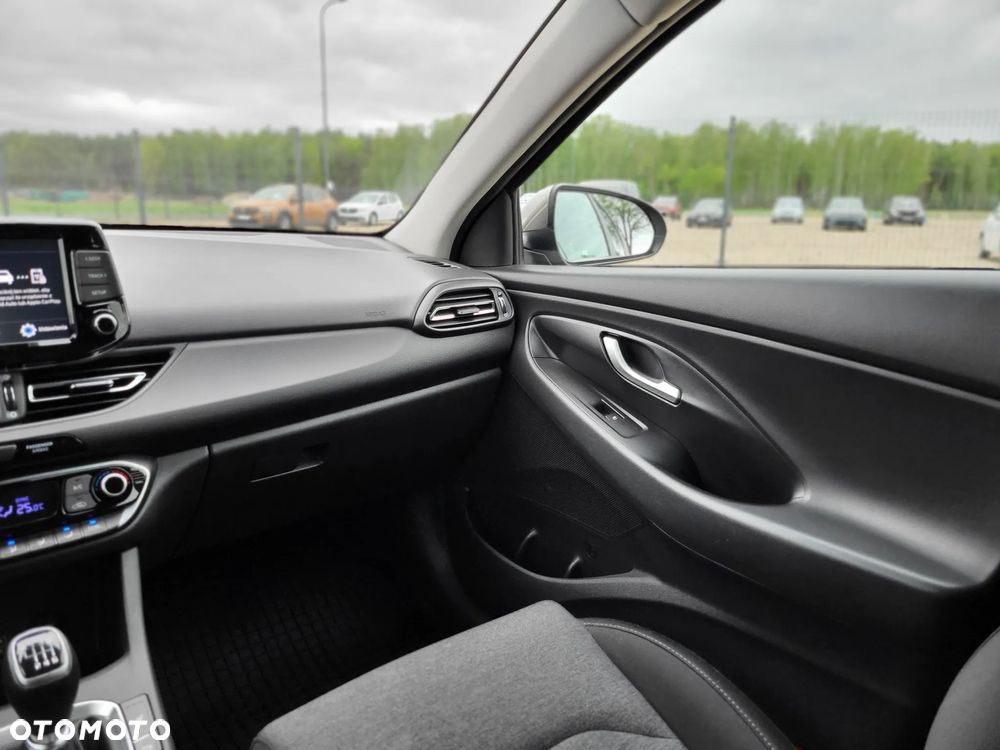 Hyundai i30 1.5 DPI Smart - 13