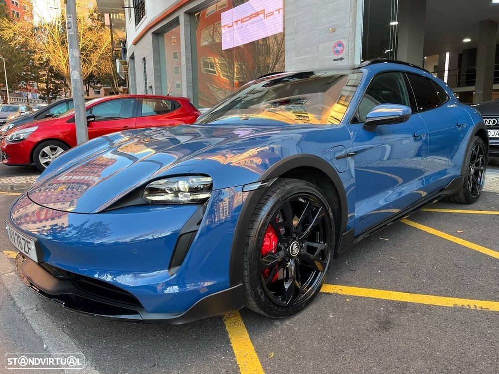 Porsche Taycan Cross Turismo 4S - 26