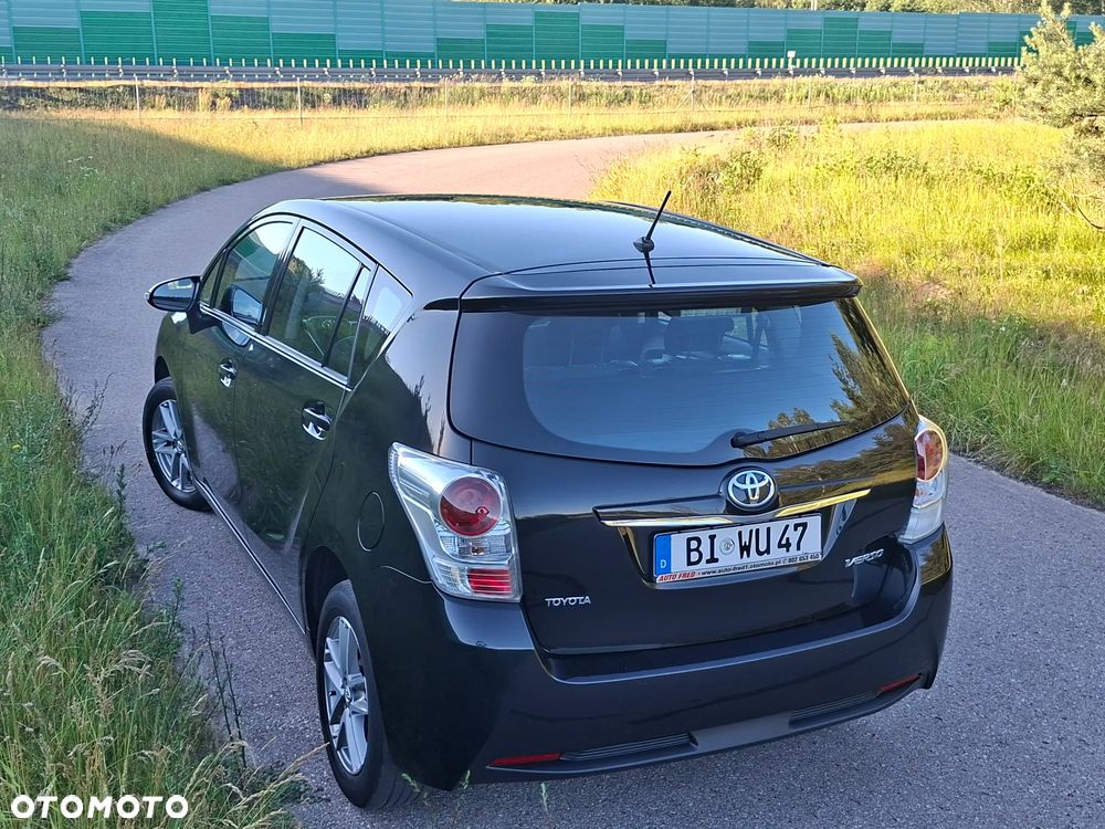 Toyota Verso 1.8 Multidrive Edition - 17