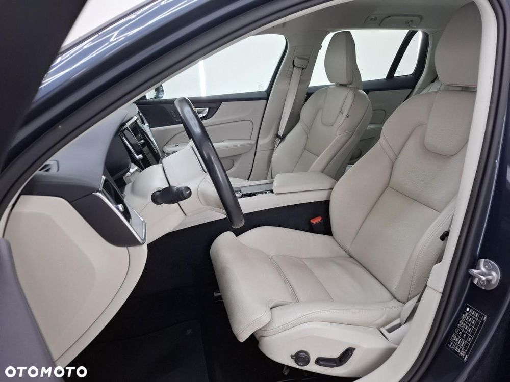 Volvo V60 B3 B Plus Bright - 12