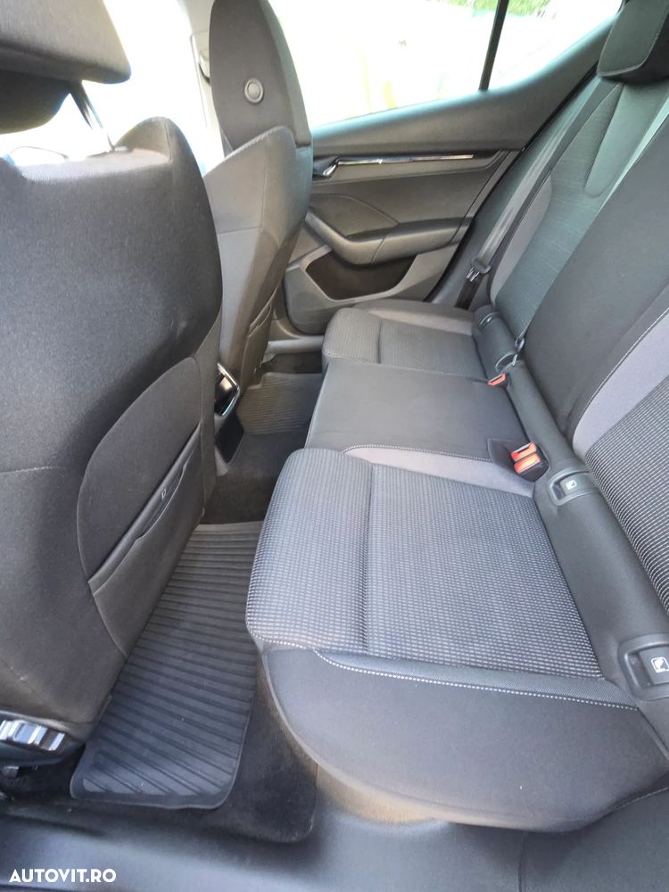 Skoda Octavia 2.0 TDI DSG Ambition - 11