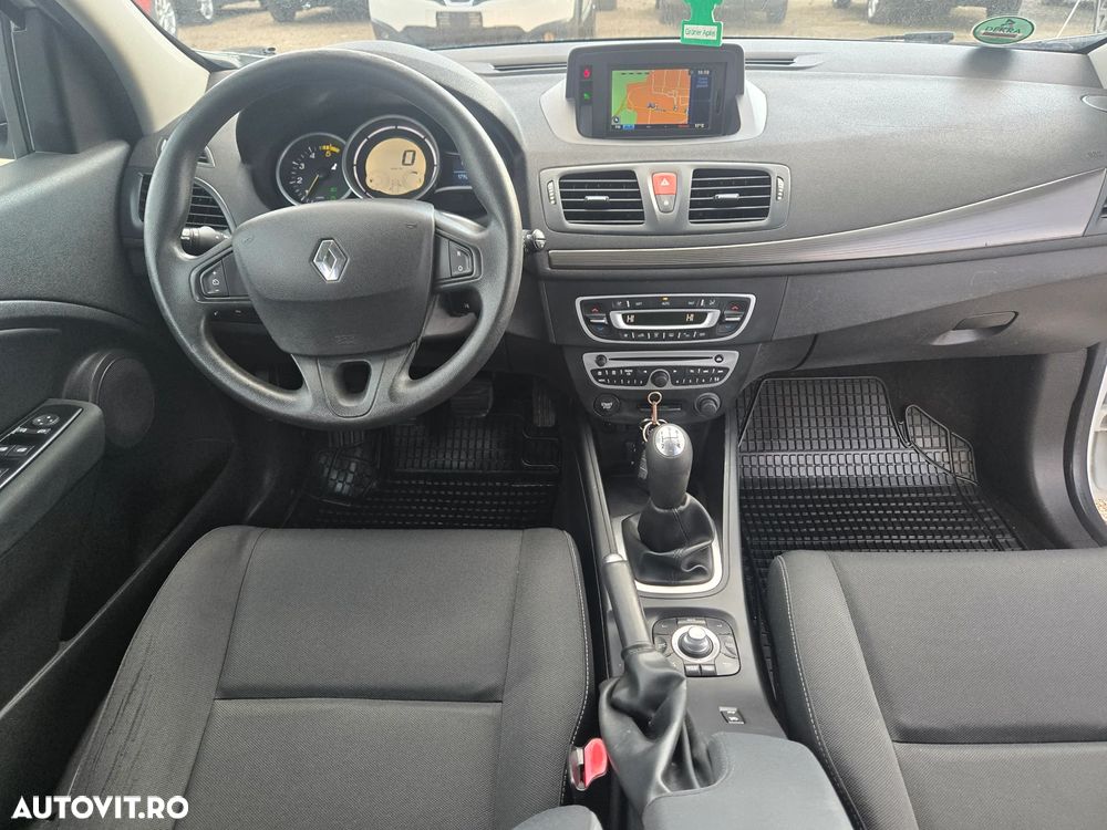 Renault Megane dCi 90 FAP Paris - 5