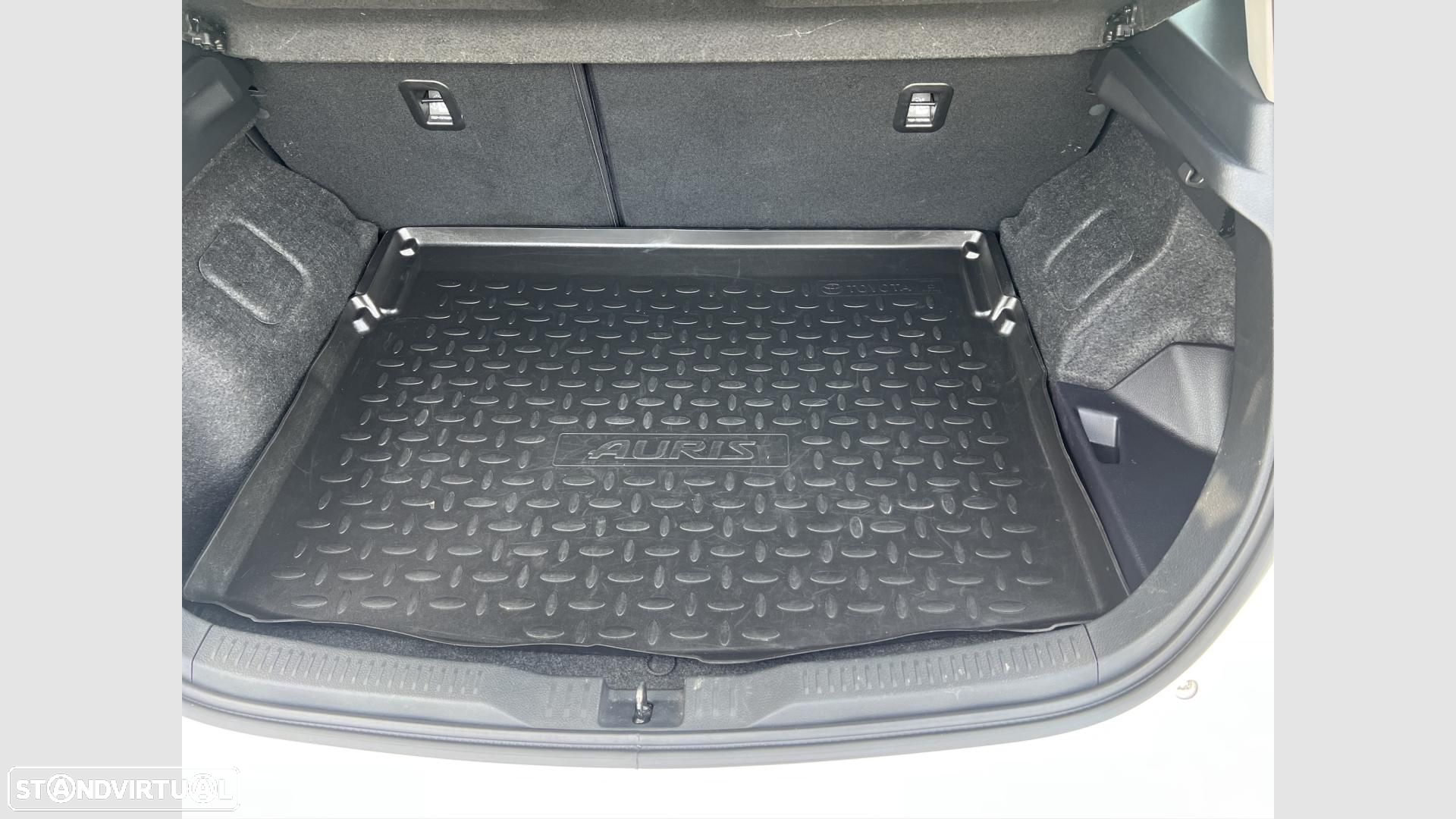 Toyota Auris 1.8 HSD Comfort +P.Techno+P.Sport - 18