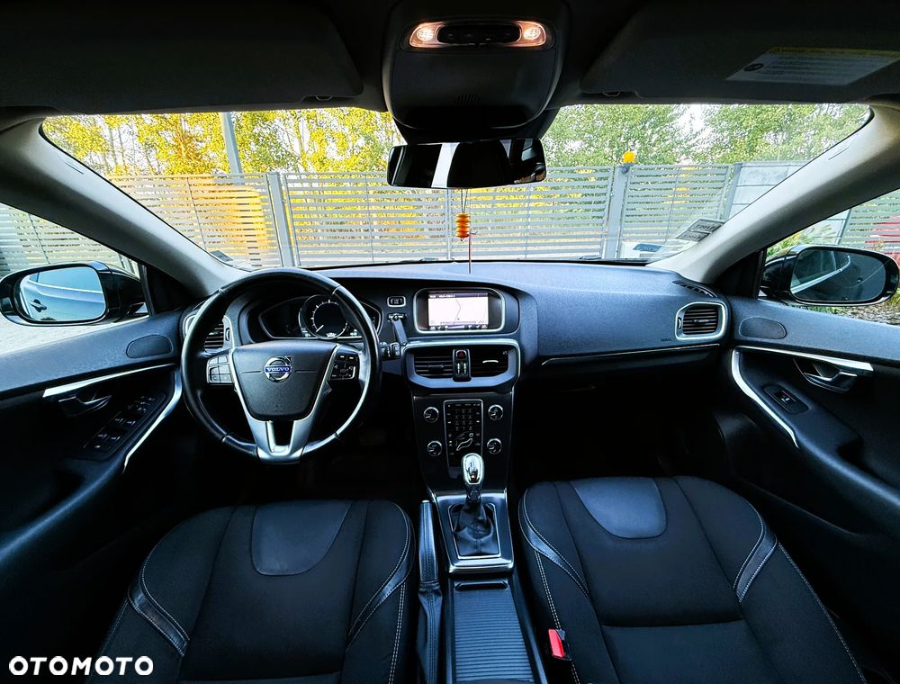 Volvo V40 D3 Momentum - 6