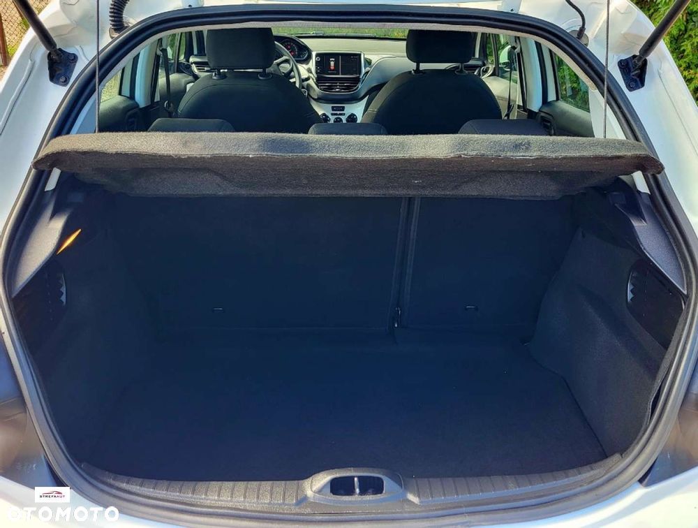 Peugeot 208 - 17