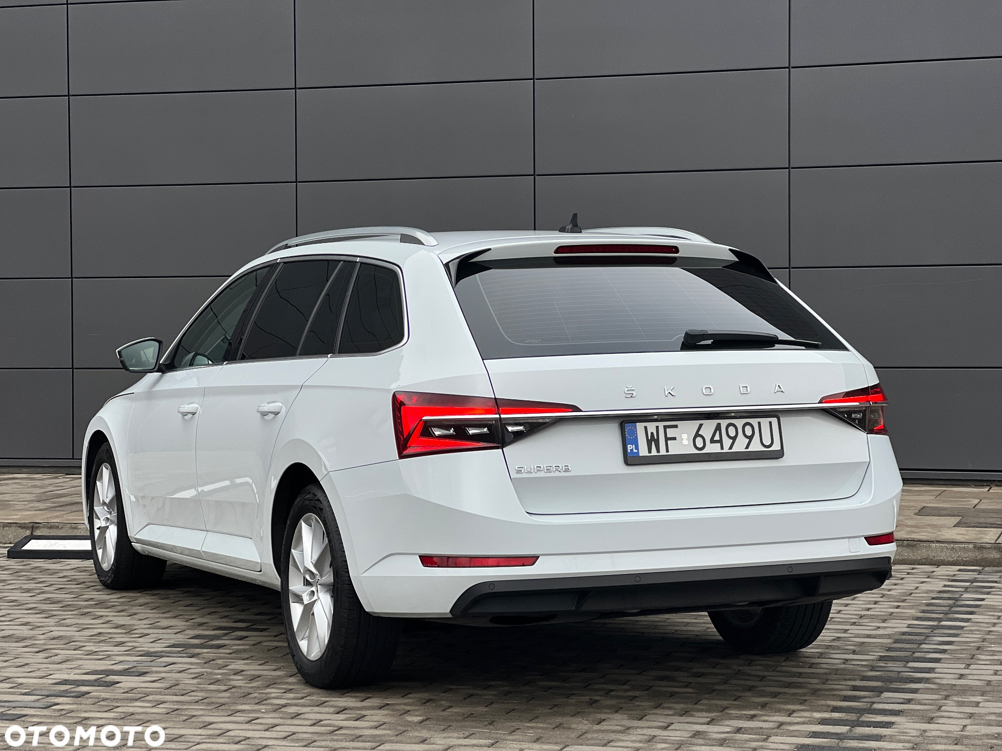 Skoda Superb 2.0 TDI Ambition DSG - 5