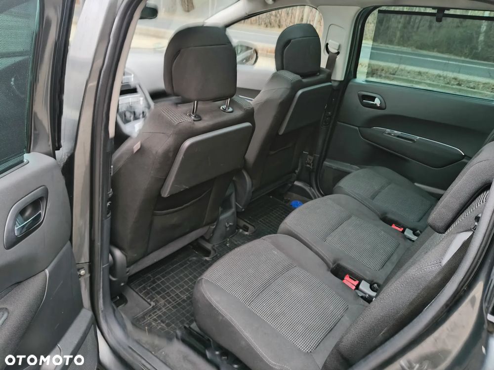 Peugeot 5008 HDI FAP 150 Active - 8