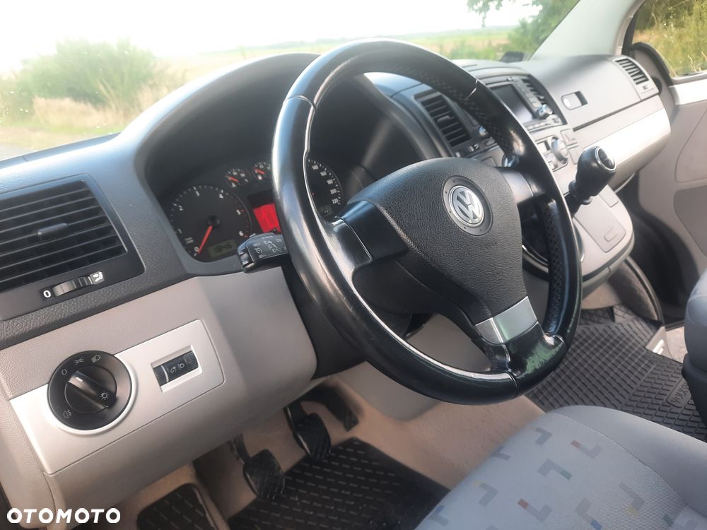Volkswagen Multivan - 5