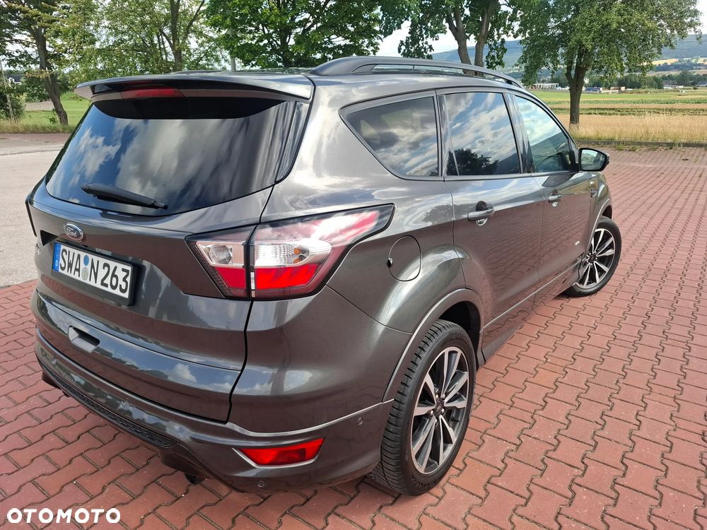 Ford Kuga 2.0 TDCi 4x4 ST-Line - 23
