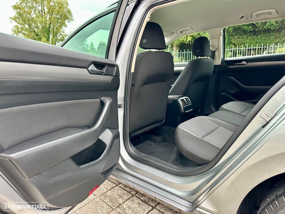 VW Passat Variant 1.6 TDI Confortline - 19