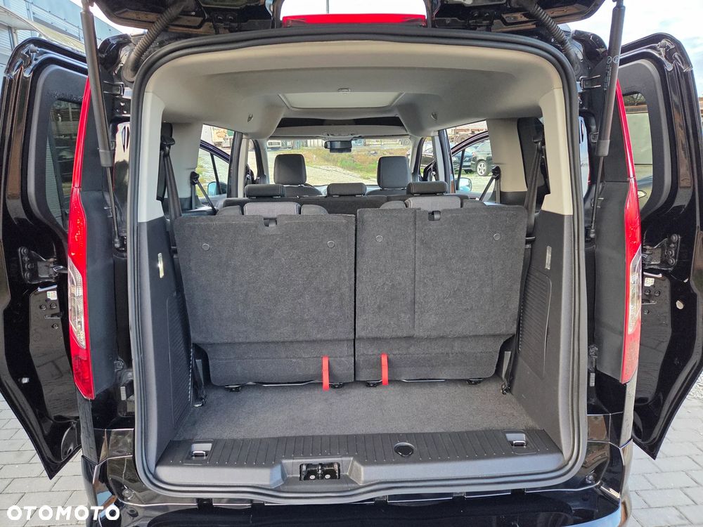 Ford Tourneo Connect Grand - 16