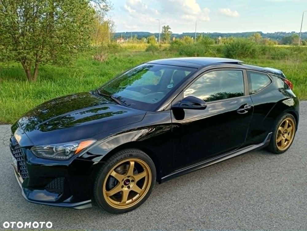 Hyundai Veloster - 3