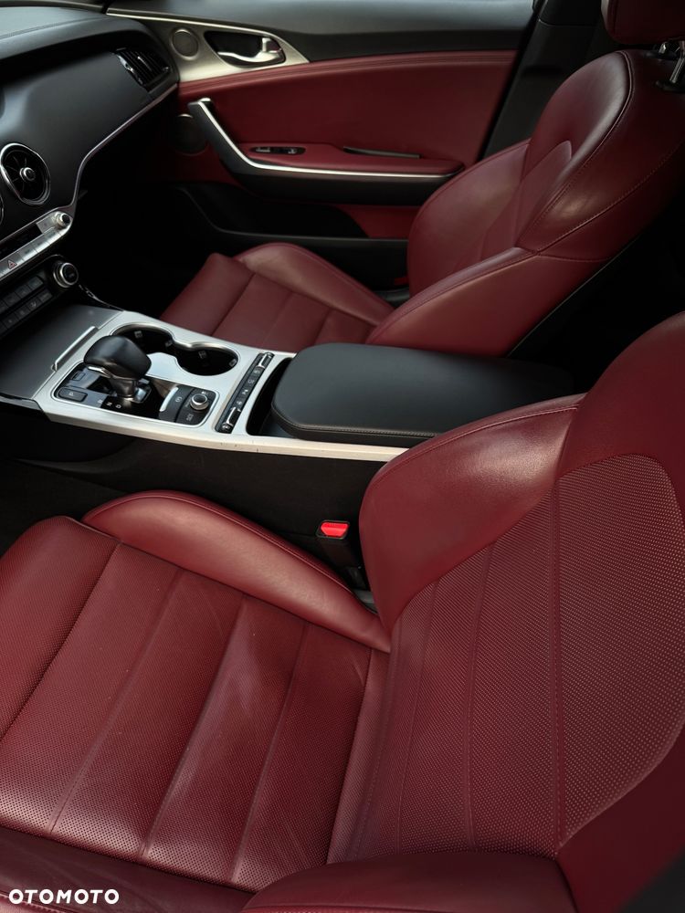 Kia Stinger 3.3 T-GDI V6 GT AWD - 37