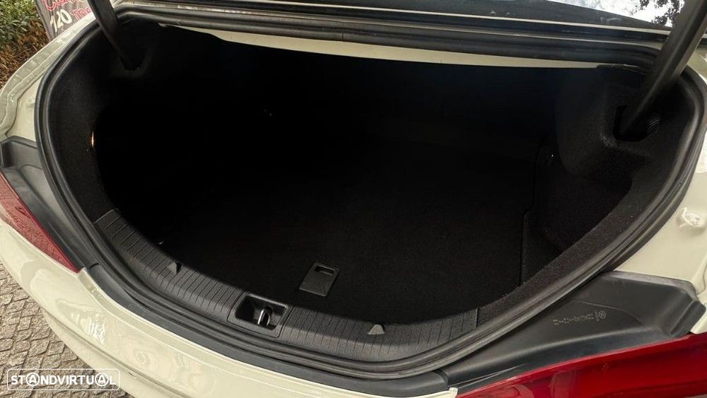 Mercedes-Benz CLA 180 - 9