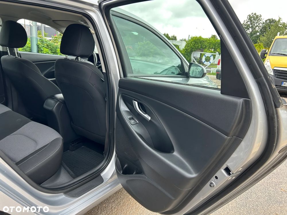 Hyundai i30 1.5 DPI Modern - 23