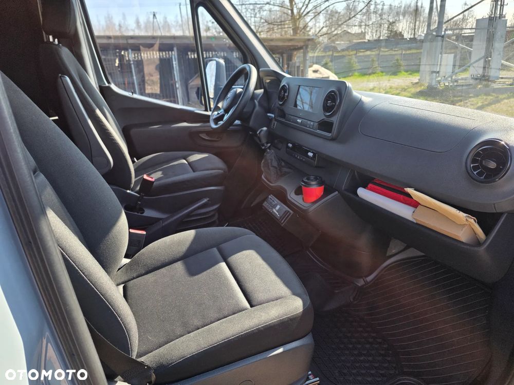 Mercedes-Benz Sprinter - 9