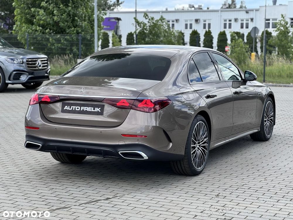 Mercedes-Benz Klasa E 220 d mHEV 4-Matic AMG 9G-Tronic - 10