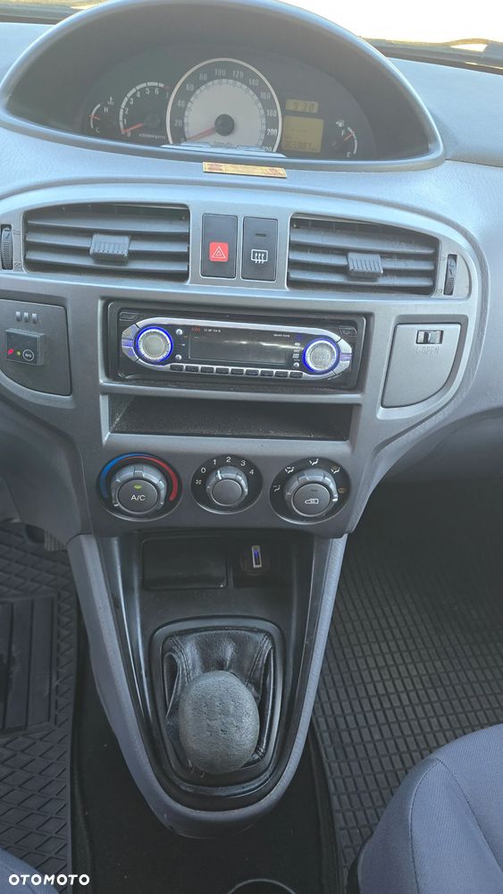 Hyundai Matrix 1.6 Active - 10