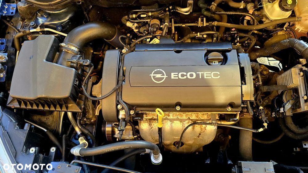 Opel Astra 1.6 ECOFLEX Start/Stop Innovation - 21