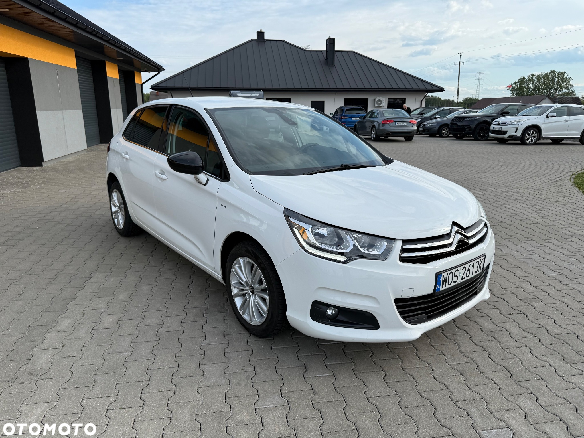 Citroën C4 e-HDi 115 Selection - 12