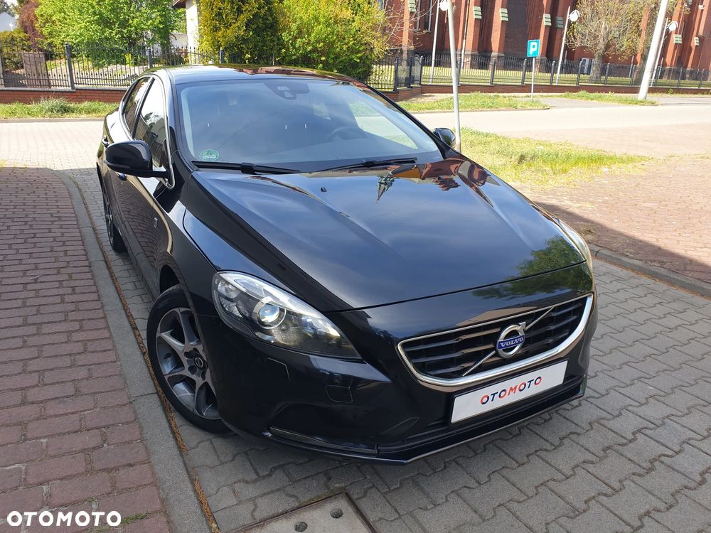 Volvo V40 D2 R Design - 13