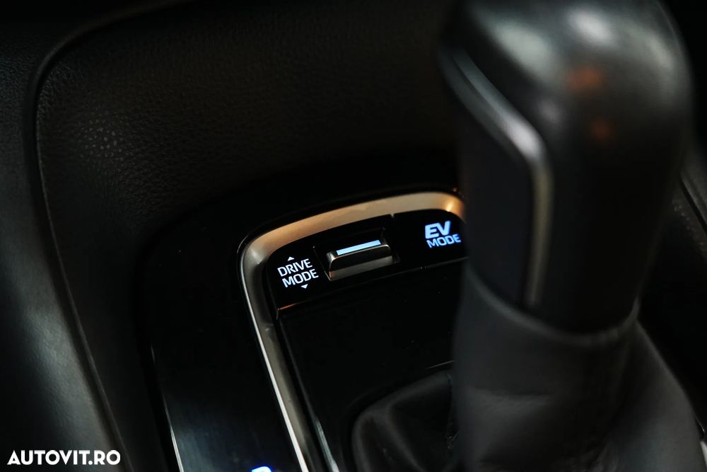 Toyota Corolla 1.8 HSD TS Exclusive - 17