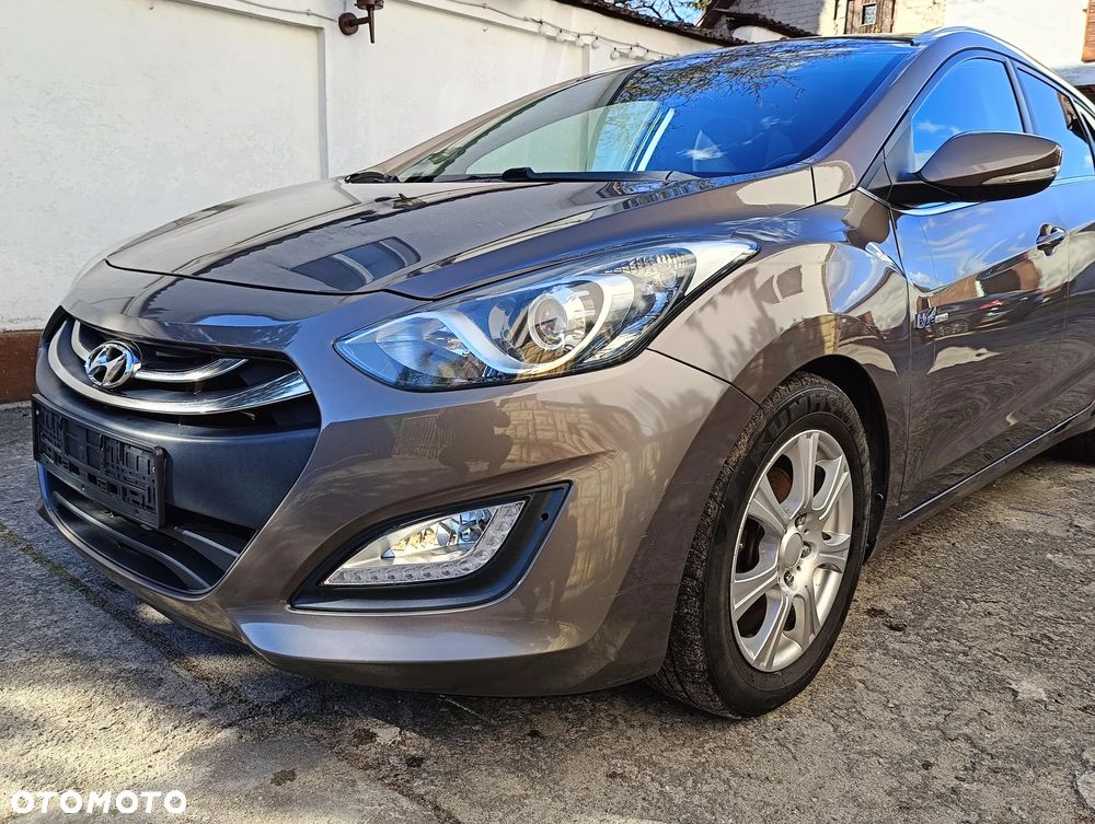 Hyundai i30 blue Kombi 1.6 GDi Style - 10