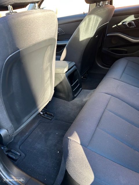 BMW 318 d Advantage - 21